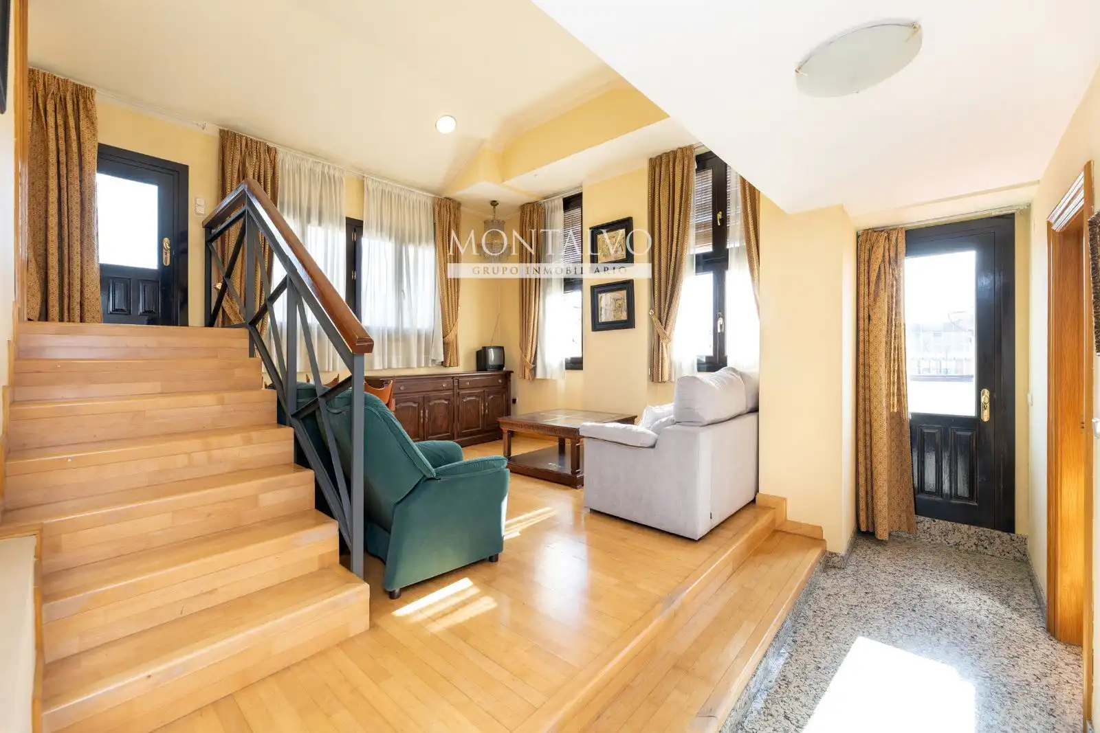 Sala de estar de Ático en venta en Granada con Aire acondicionado y Terraza