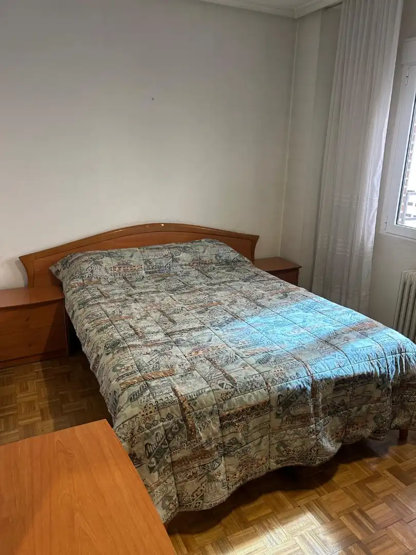 Habitación de Piso en venta en Arévalo con Calefacción, Terraza y Amueblado