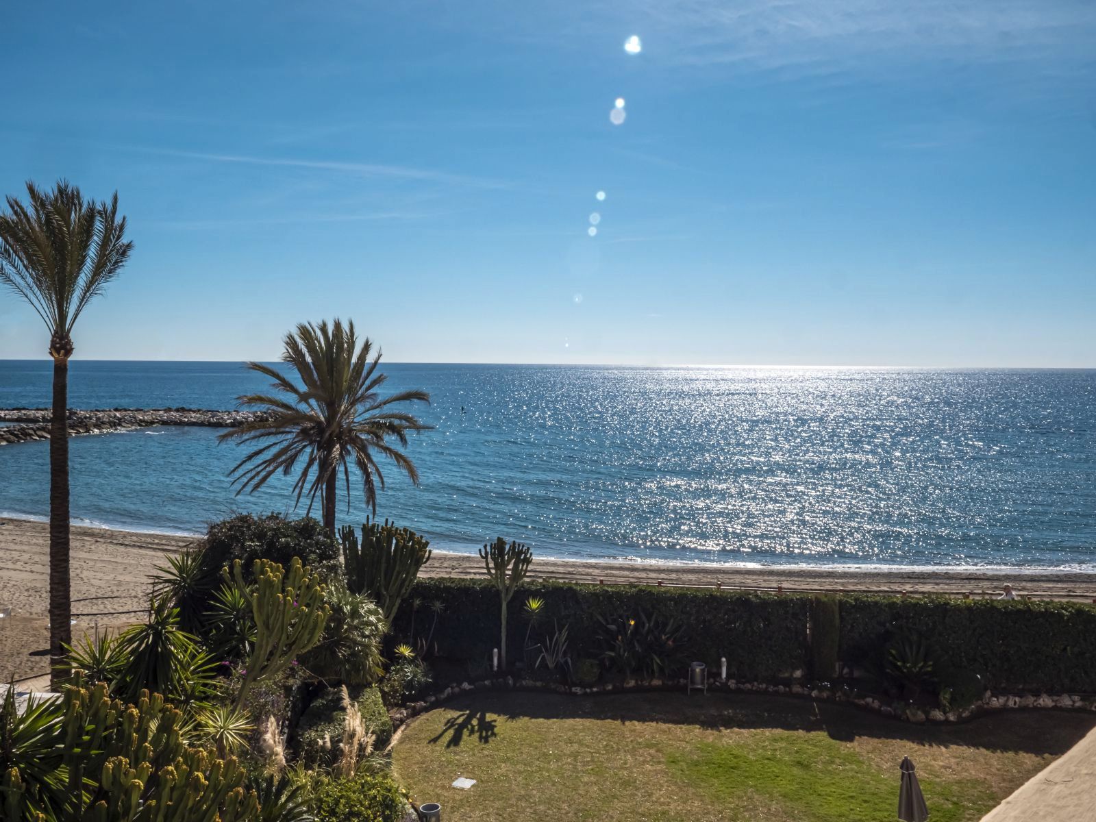 Bedroom of Flat for sale in Almuñécar  with Air Conditioner, Terrace and Storage room