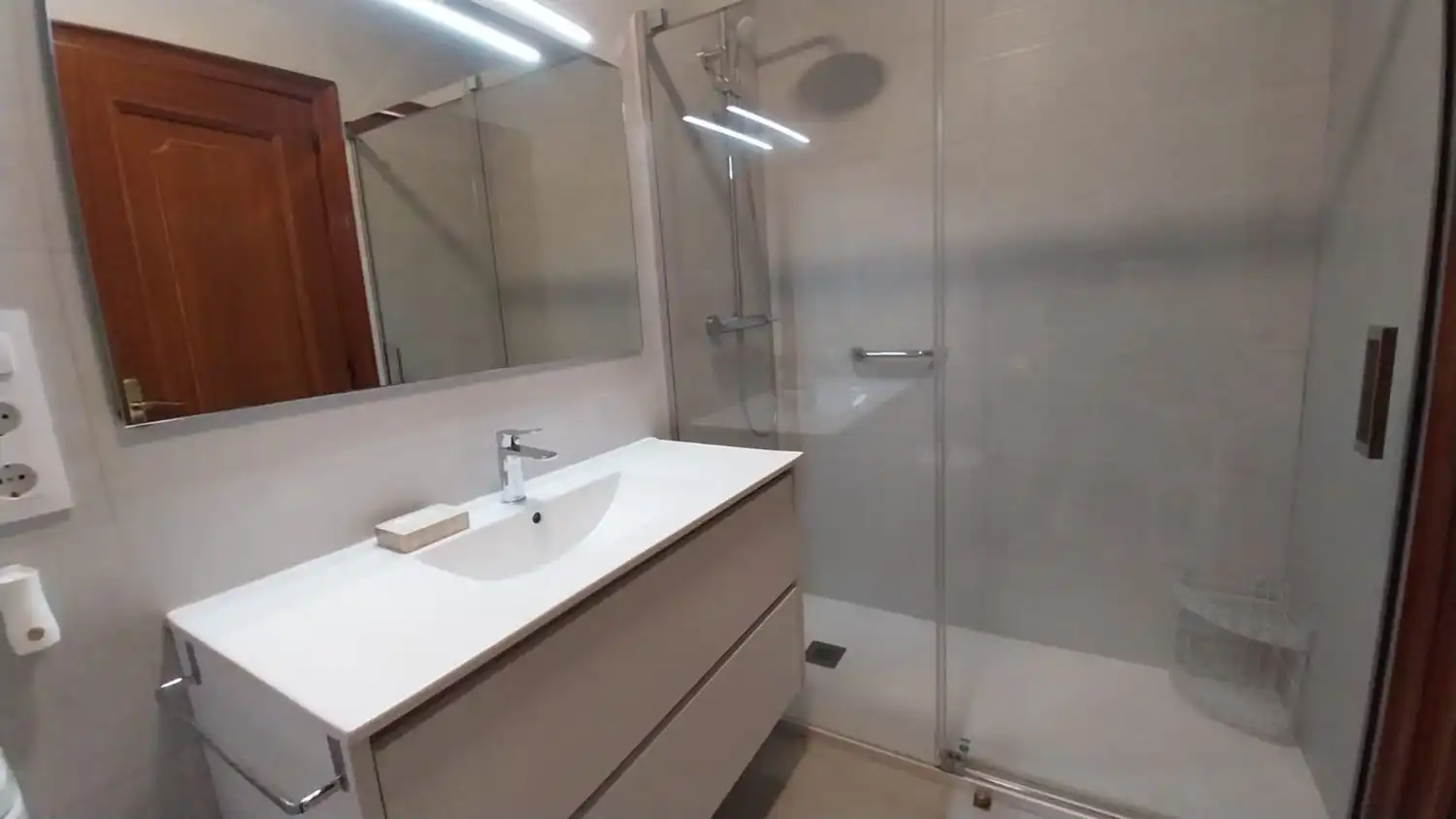 Baño de Piso de alquiler en Jaén con Aire acondicionado, Calefacción y Parquet