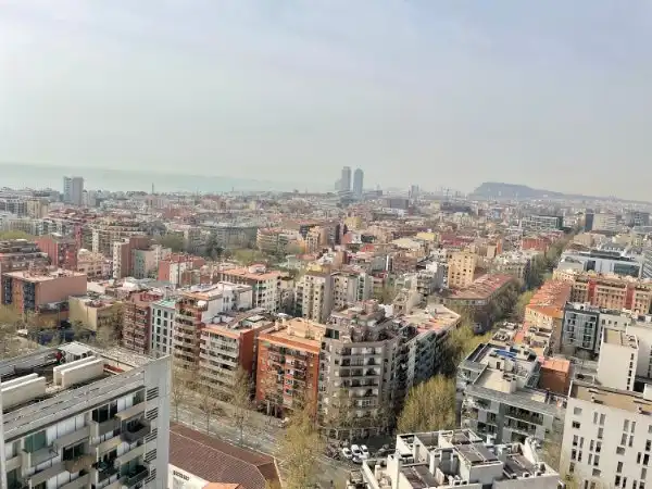 Vista exterior de Pis en venda en Barcelona amb Aire condicionat i Calefacció