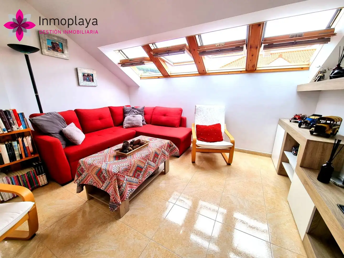 Sala d'estar de Àtic en venda en Meruelo amb Calefacció, Jardí privat i Terrassa