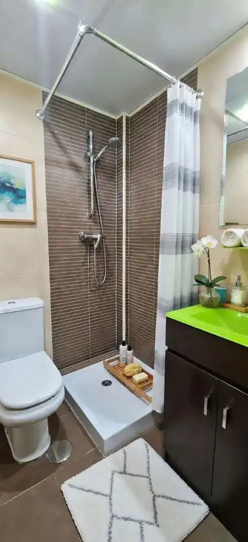 Baño de Piso en venta en Madrid con Calefacción, Terraza y Trastero