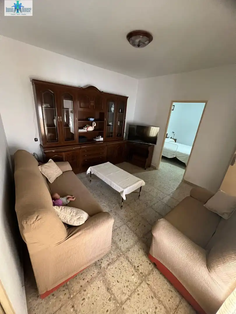 Sala d'estar de Casa o xalet en venda en Alcadozo amb Moblat