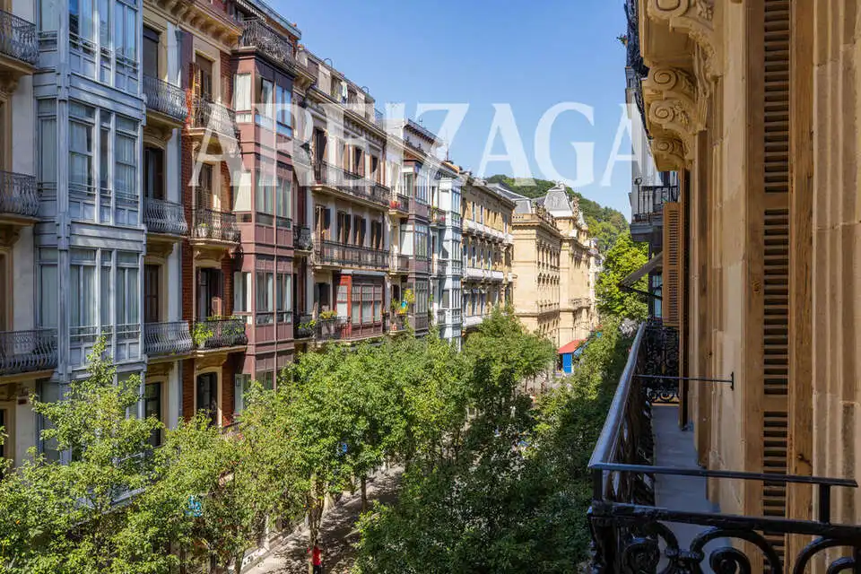 Außenansicht von Büro zur Miete in Donostia - San Sebastián  mit Klimaanlage
