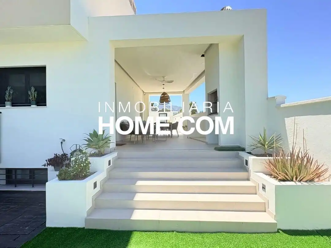 Casa pareada con terraza en venta en Pinos de Alhaurín - Periferia, imagen 5