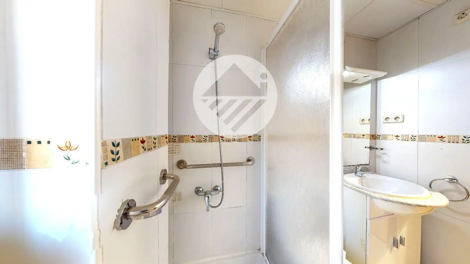 Badezimmer von Wohnung zum Verkauf in Leganés mit Heizung und Terrasse