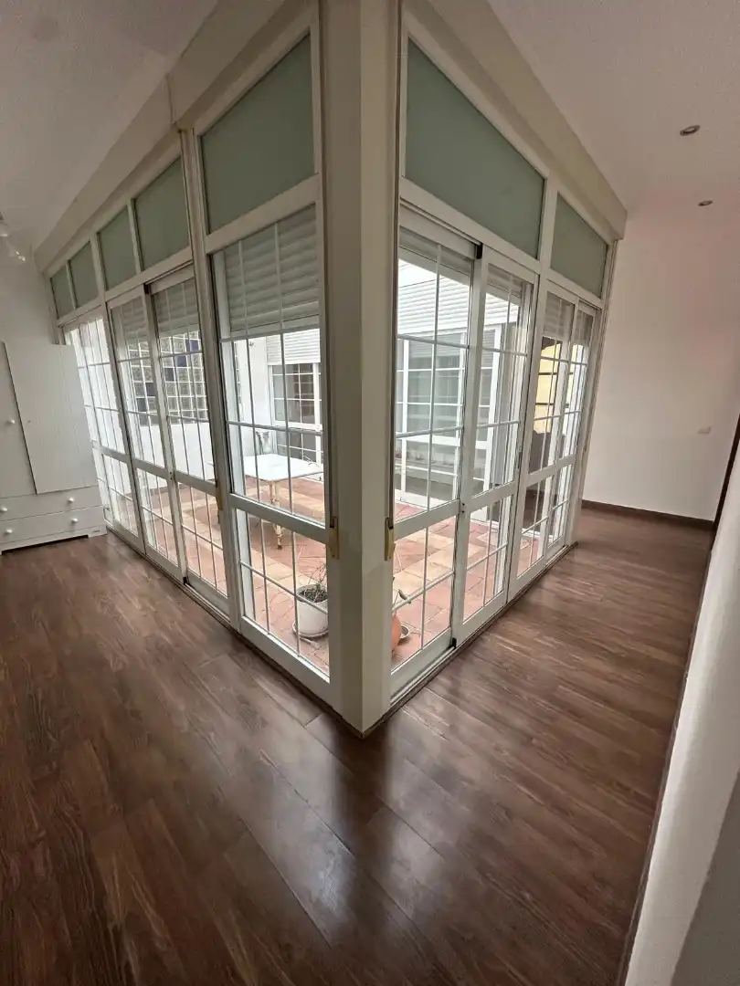 Vista exterior de Piso en venta en Córdoba con Aire acondicionado, Calefacción y Horno