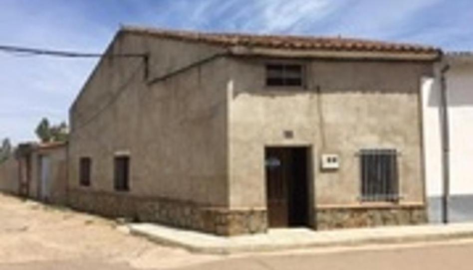 Foto 1 de Casa o chalet en venta en Calle Peral, 28, Madrigalejo, Cáceres