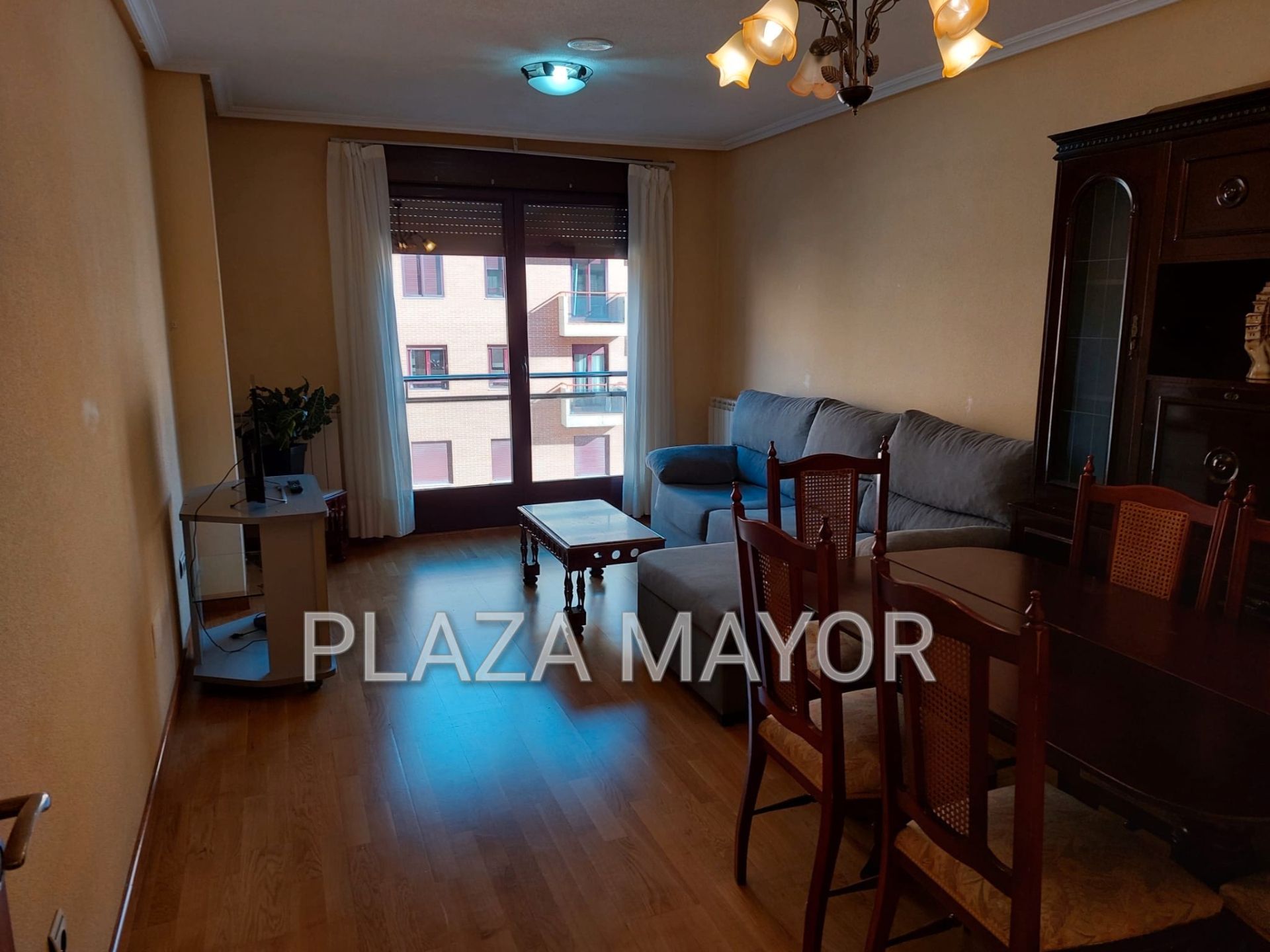 Sala d'estar de Pis en venda en Salamanca Capital amb Calefacció, Parquet i Traster