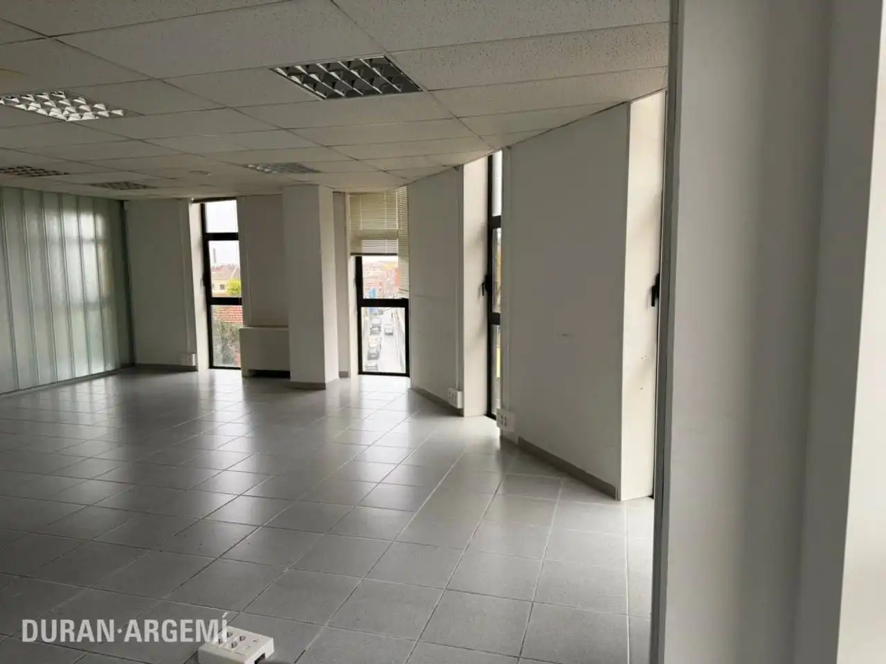 Oficina de lloguer en Terrassa amb Calefacció