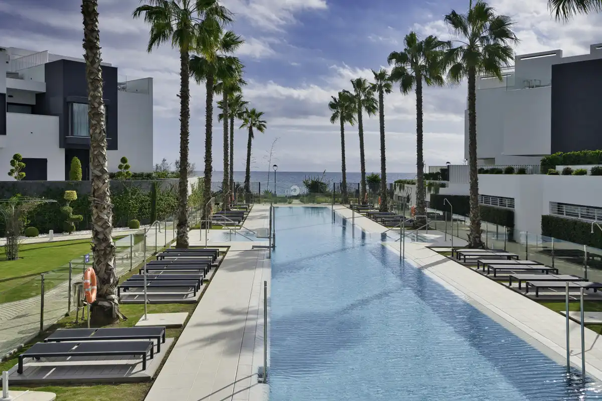 Swimming pool of Detached homes for rent in Estepona  with Air Conditioner, Private garden and Terrace