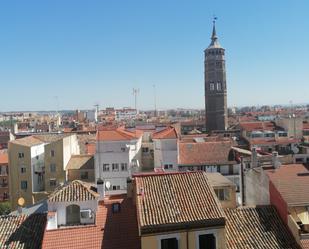 Exterior view of Flat to rent in  Zaragoza Capital  with Air Conditioner and Balcony