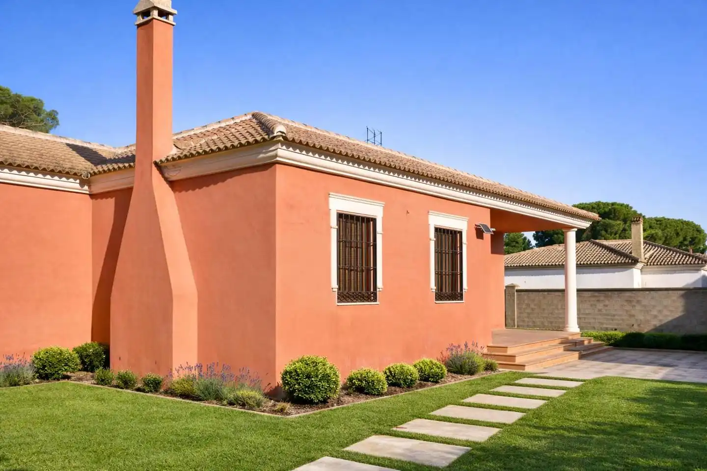 Vista exterior de Casa o xalet en venda en Hinojos amb Jardí privat i Moblat