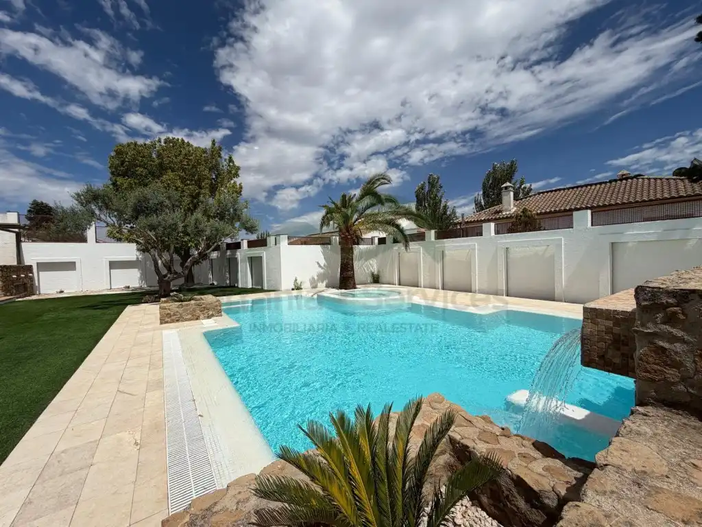 Piscina de Casa o xalet en venda en Ronda
