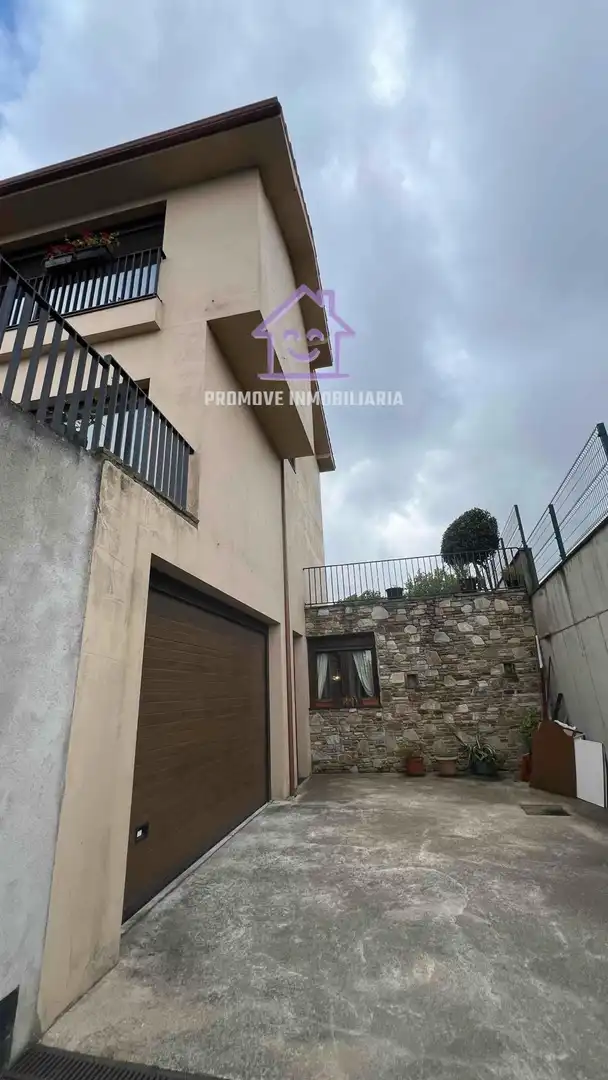 Vista exterior de Casa o chalet de alquiler en A Coruña Capital  con Terraza y Trastero