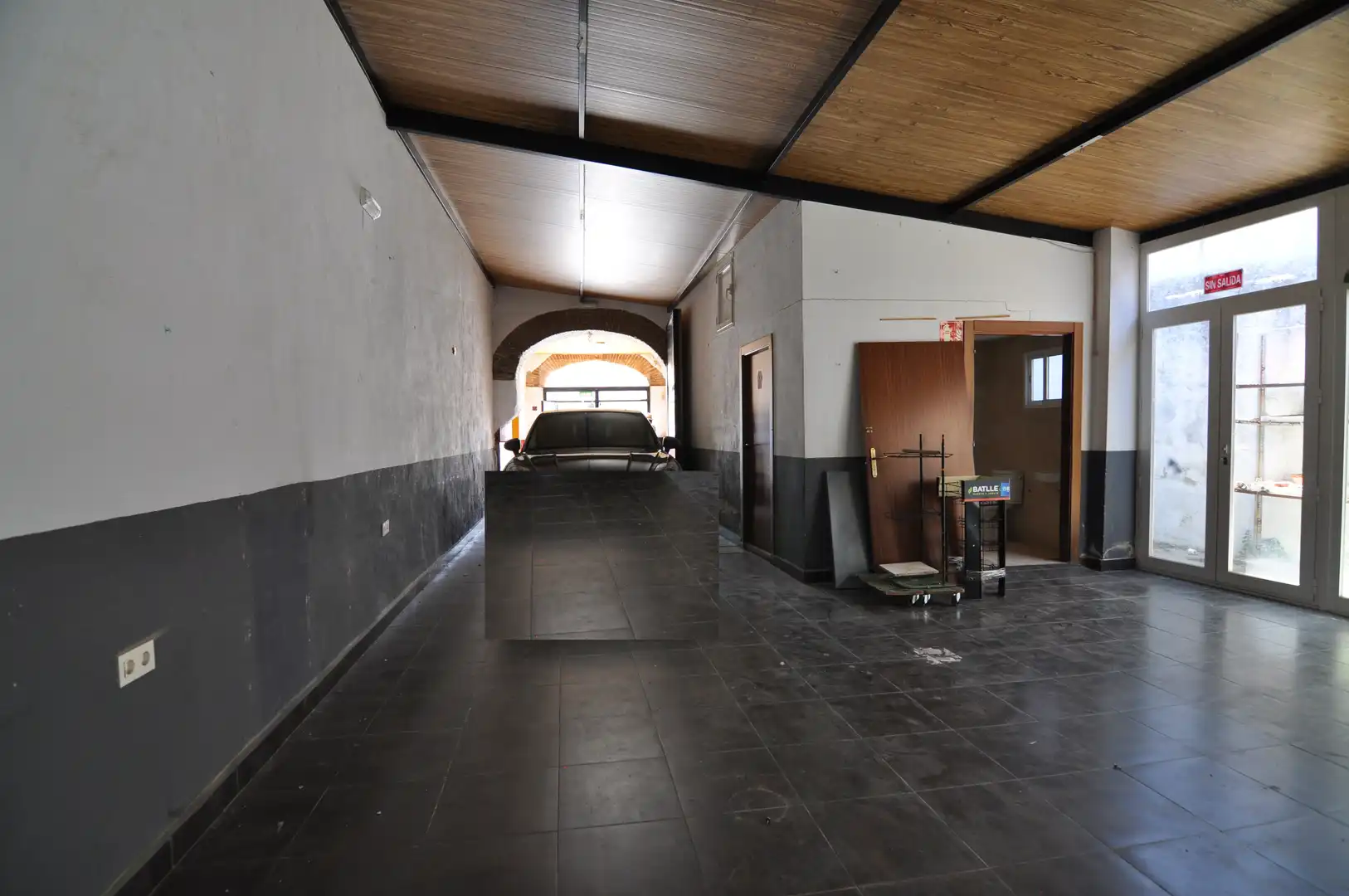 Commercial properties for rent in Valdefuentes  with Air Conditioner