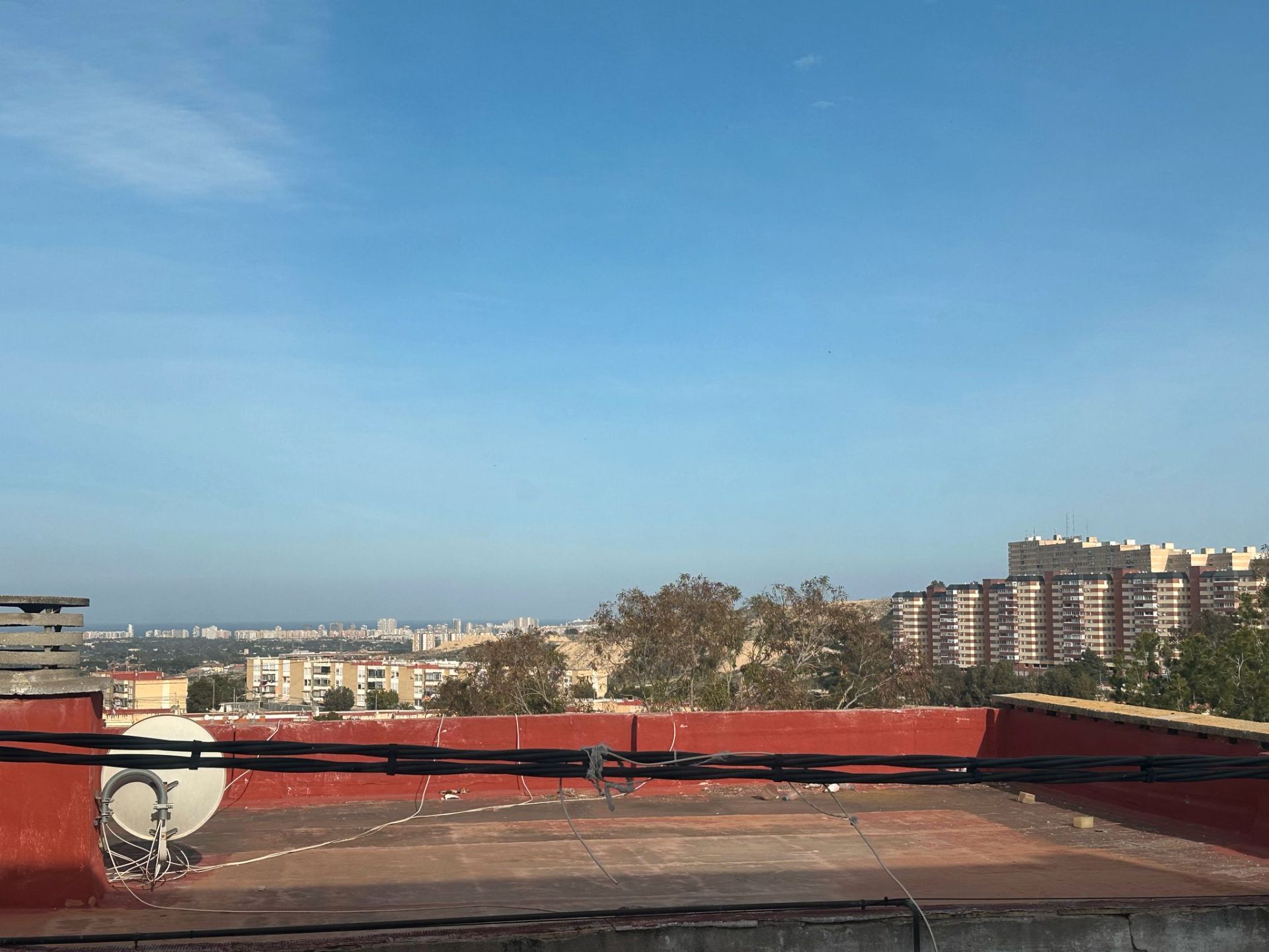 Vista exterior de Piso en venta en Alicante / Alacant con Aire acondicionado, Amueblado y Lavadora