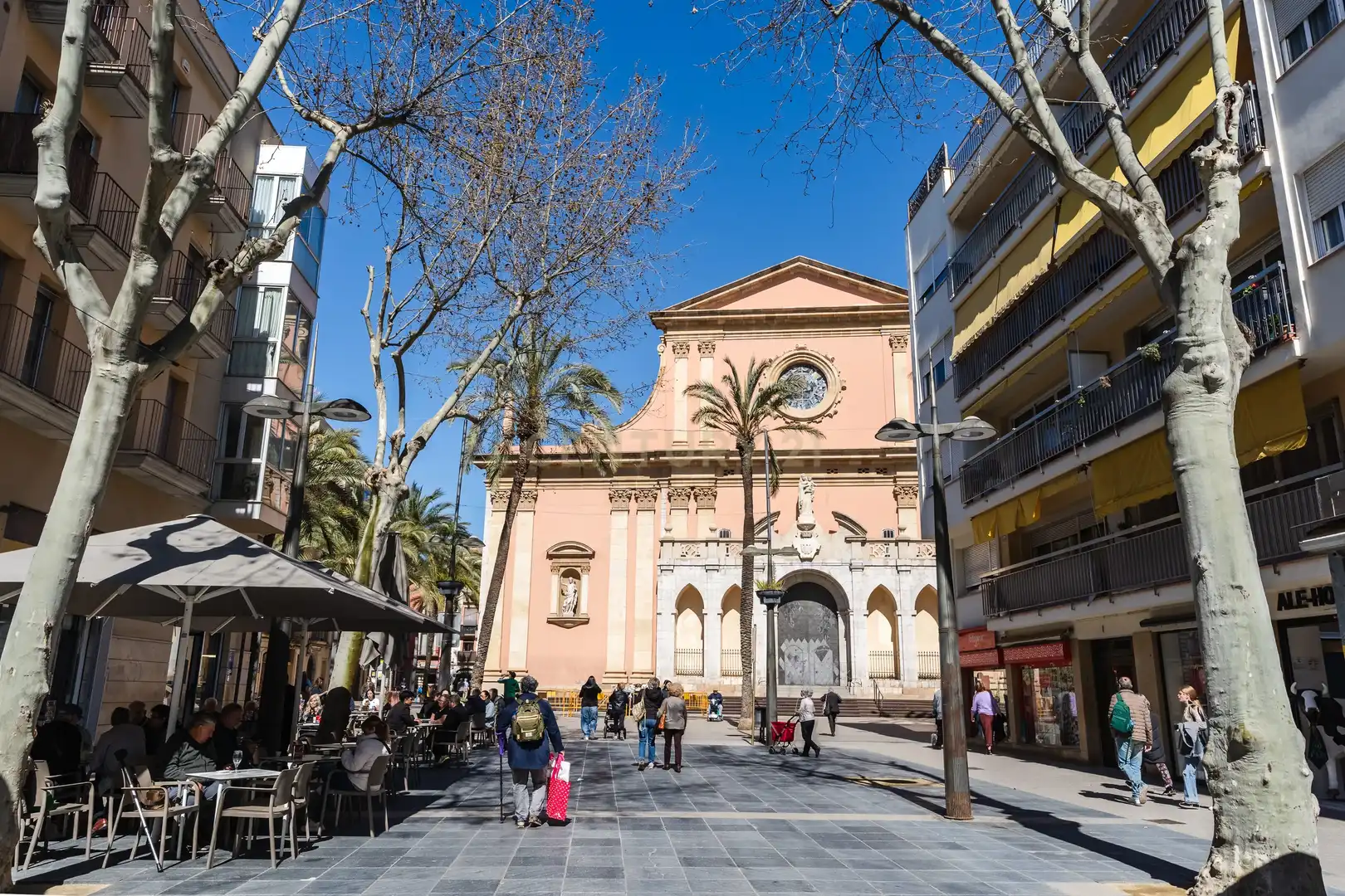 Vista exterior de Casa o chalet en venta en Vilanova i la Geltrú con Aire acondicionado y Alarma