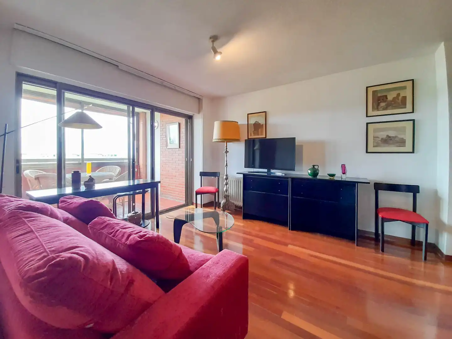 Living room of Flat for rent in Madrid  with Heating, Parquet flooring and Terrace