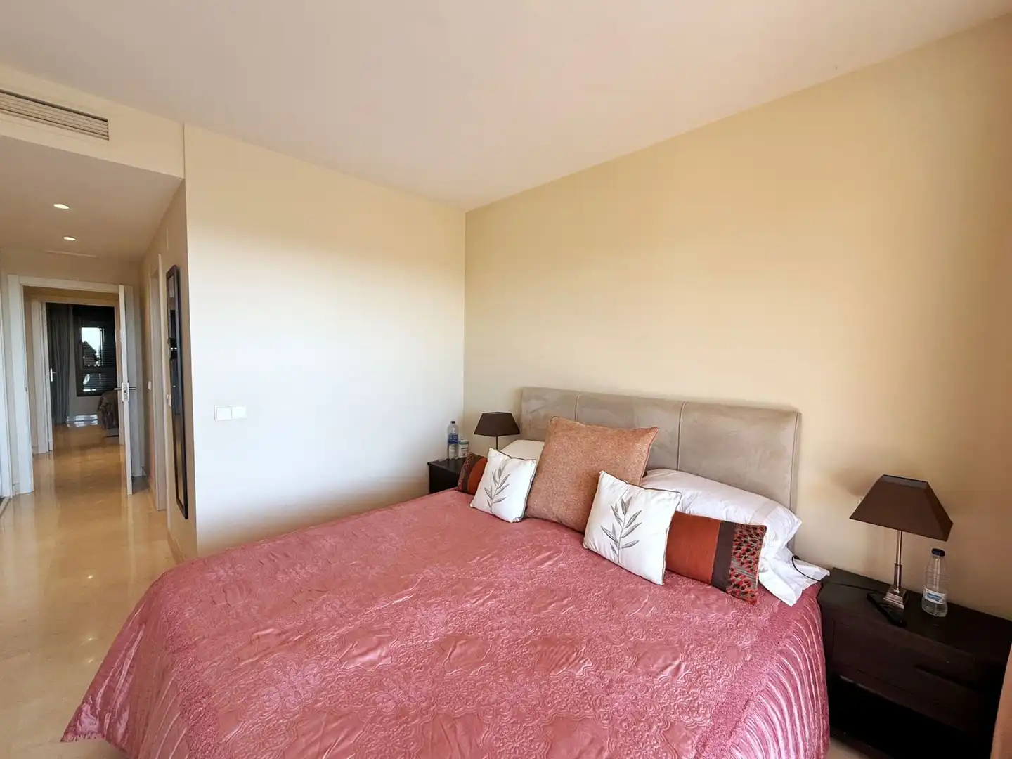 Bedroom of Flat for rent in Benahavís  with Air Conditioner, Storage room and Furnished