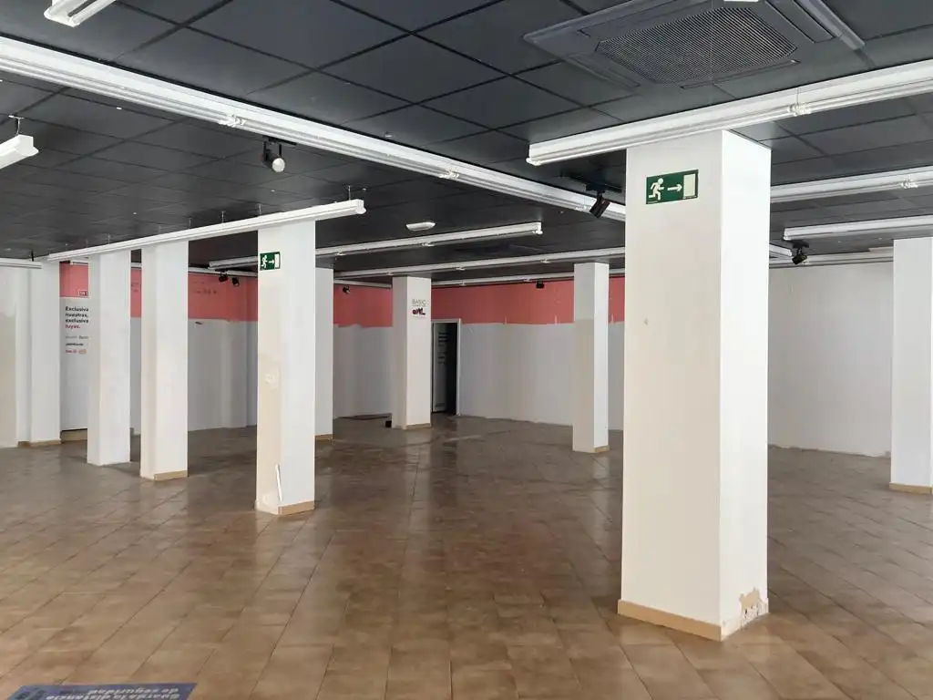 Local comercial de lloguer a Real, imagen 4