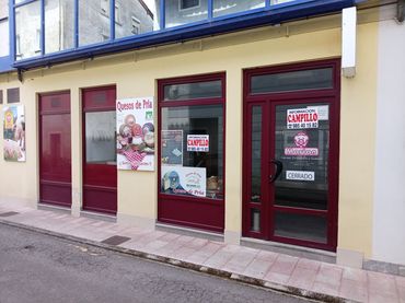Locale commerciale in vendita a Avenida la Vega de Santiago 25