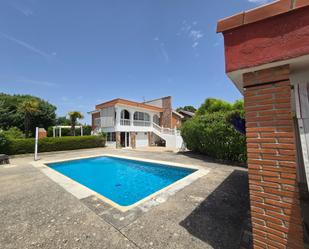 Exterior view of House or chalet for sale in Villar del Olmo  with Air Conditioner, Heating and Private garden