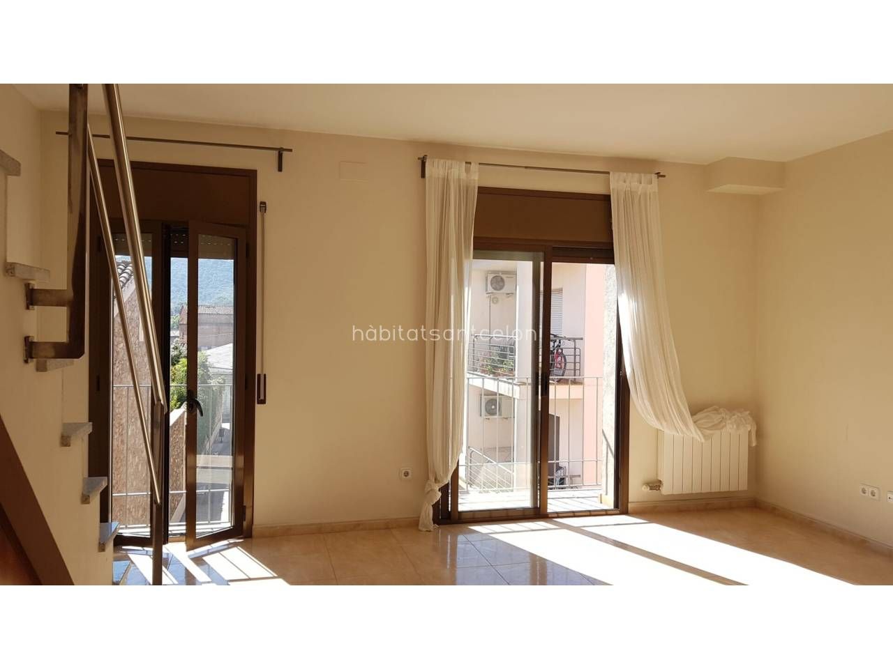 Sala d'estar de Dúplex en venda en Sant Celoni amb Calefacció i Balcó