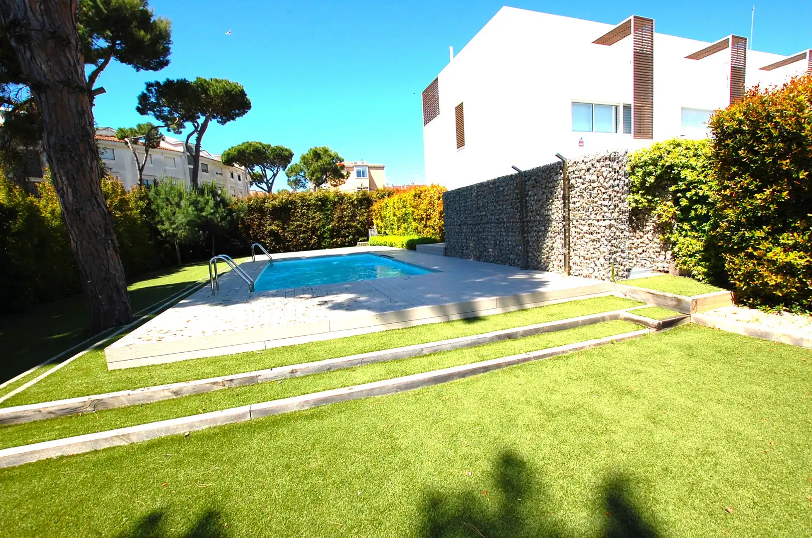Swimming pool of Detached homes for rent in Gavà  with Air Conditioner, Heating and Private garden
