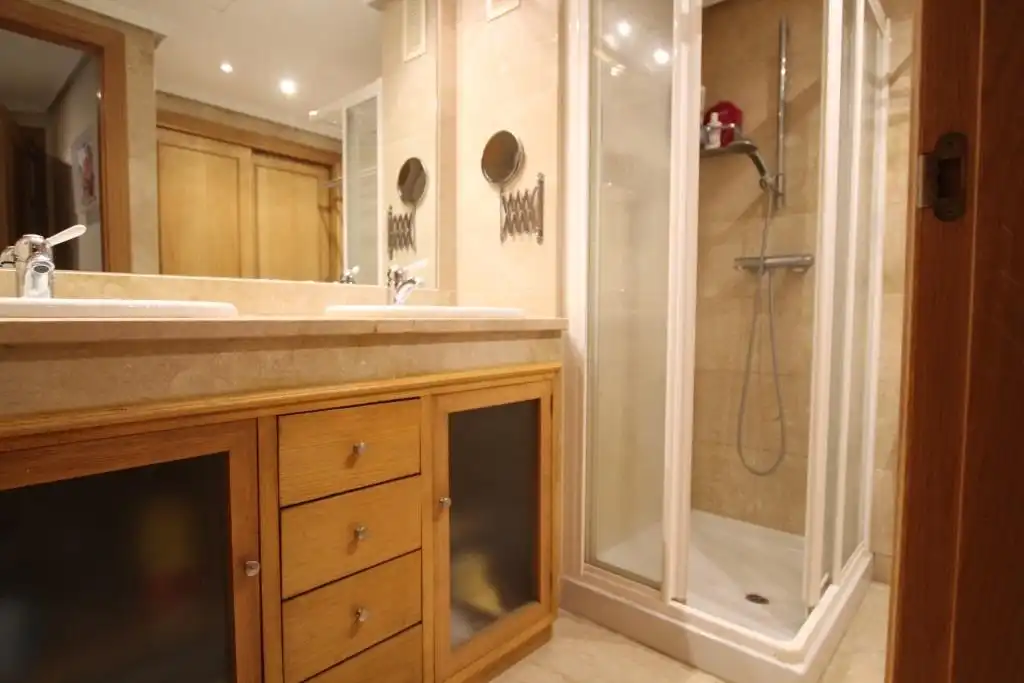 Baño de Apartamento en venta en Sanlúcar de Barrameda con Aire acondicionado, Jardín privado y Terraza