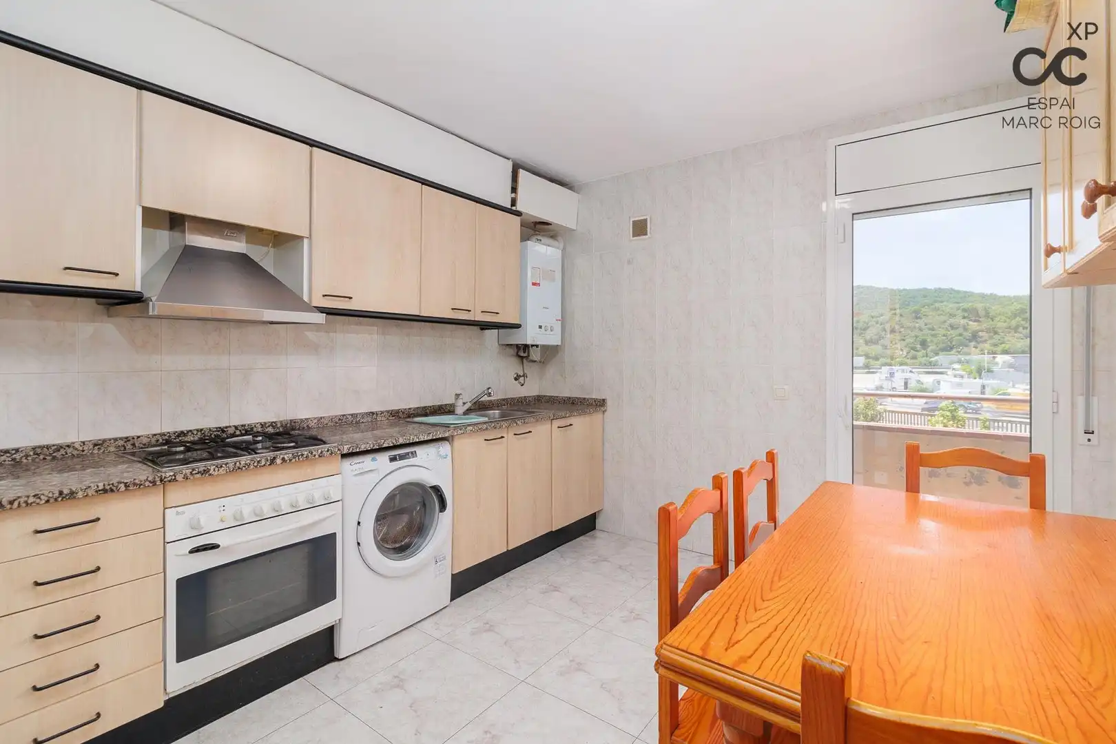 Küche von Wohnung zum Verkauf in La Jonquera mit Klimaanlage, Heizung und Terrasse