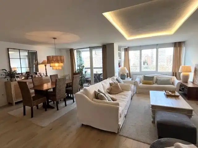 Flat with lift for sale in Paseo Isabel la Catolica 10, imagen 2