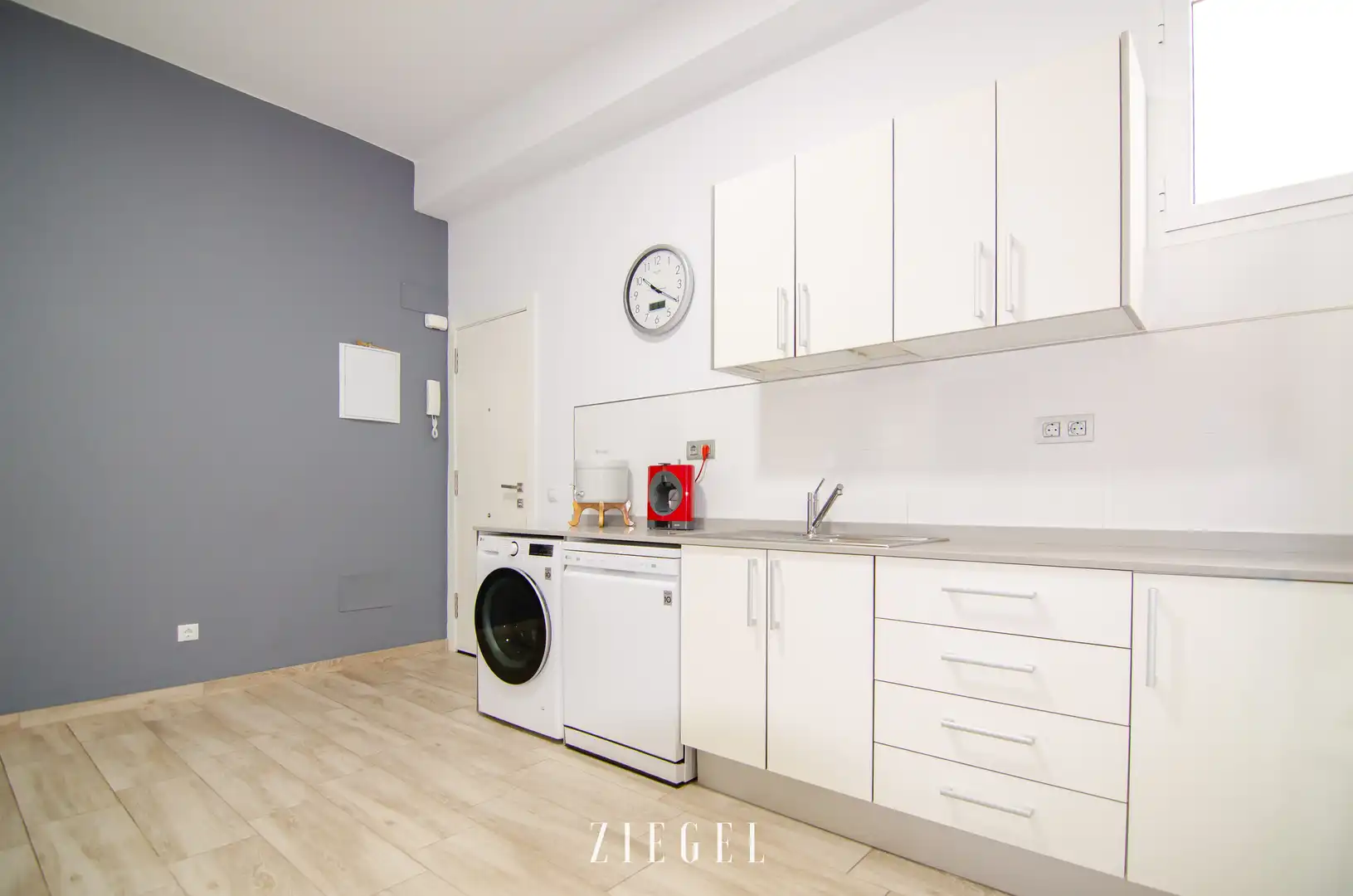 Kitchen of Flat for sale in Las Palmas de Gran Canaria  with Terrace, Storage room and Furnished
