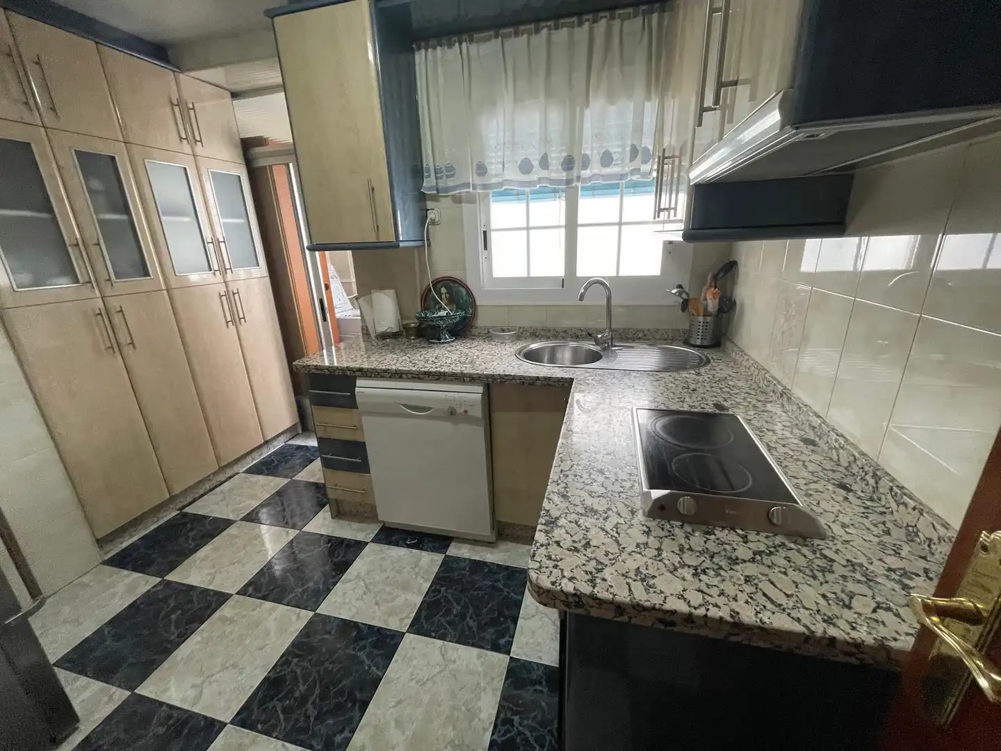 Kitchen of Flat for rent in Granada  with Furnished, Oven and Washing machine