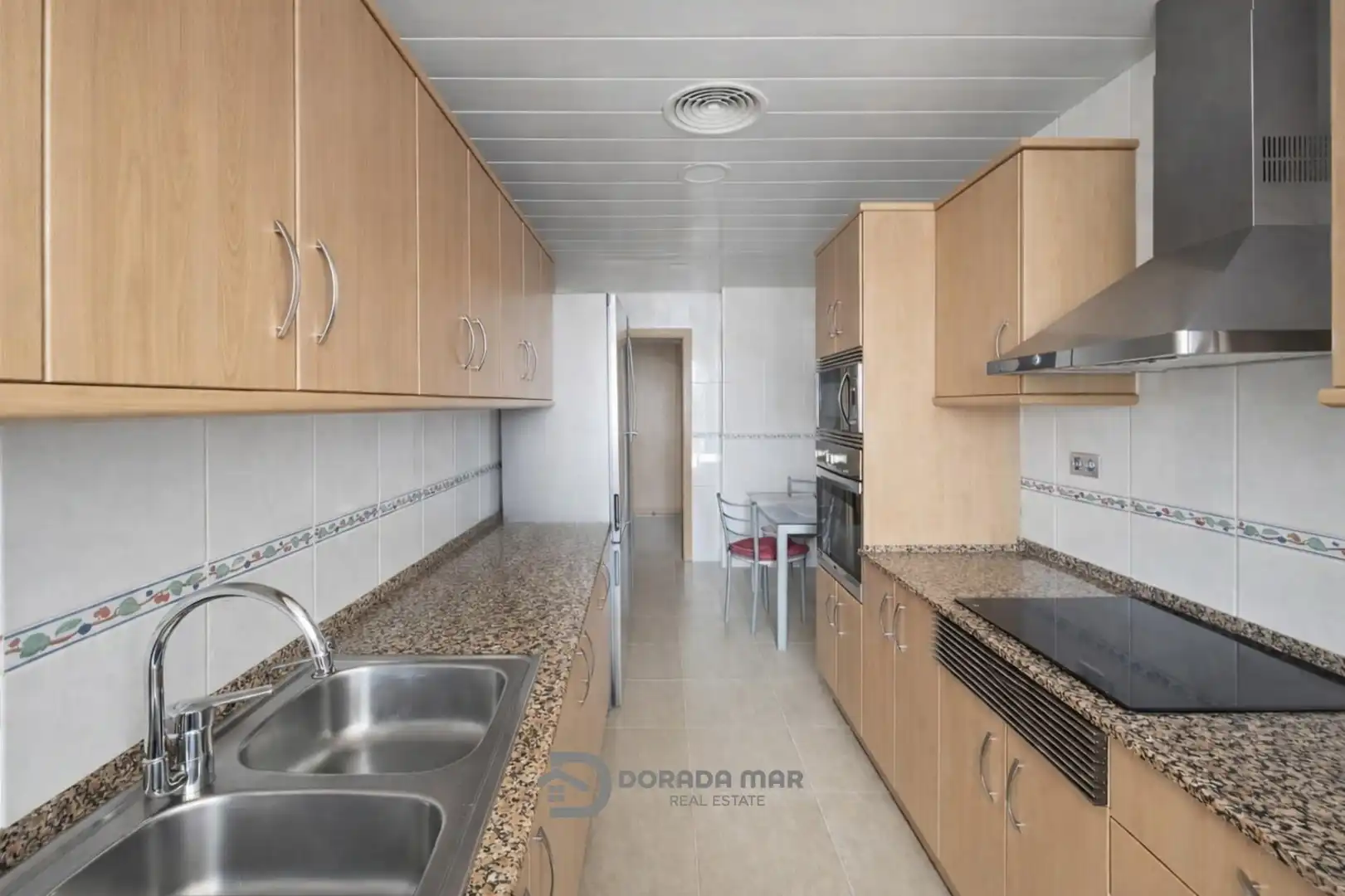 Cuina de Apartament en venda en Cubelles amb Calefacció, Jardí privat i Terrassa