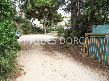 Terreny residencial en venda a Passatge Piscina