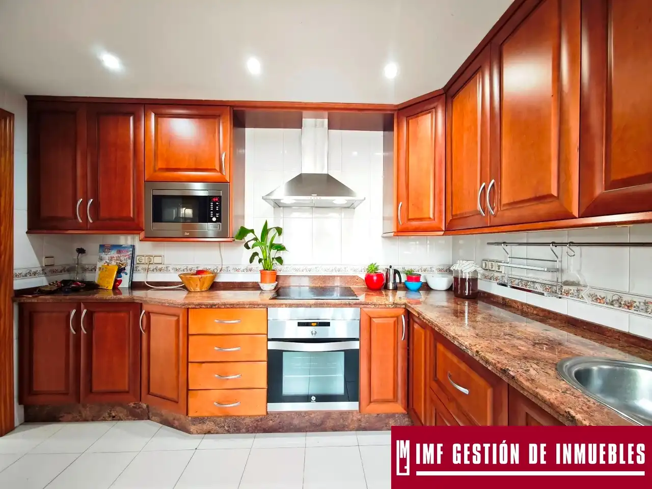 Cocina de Casa o chalet en venta en Vélez-Málaga con Aire acondicionado, Calefacción y Terraza