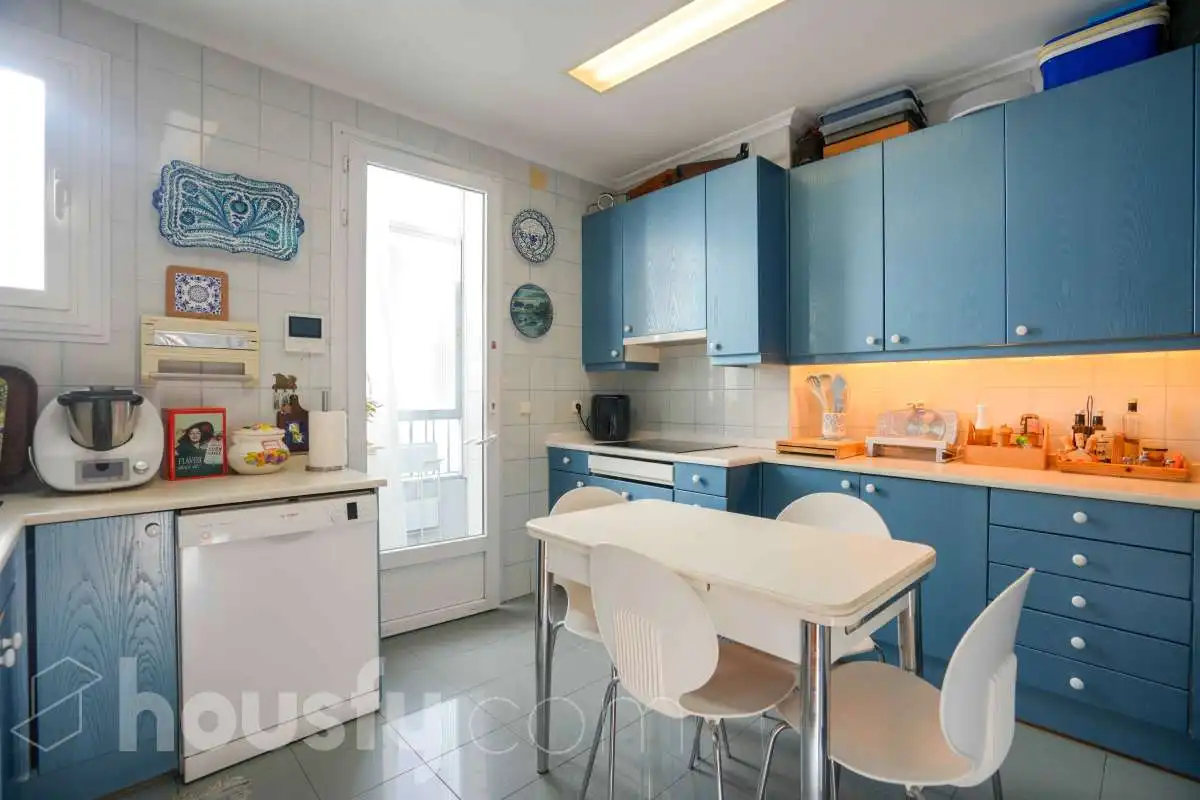Cocina de Ático en venta en Madrid con Aire acondicionado, Calefacción y Parquet