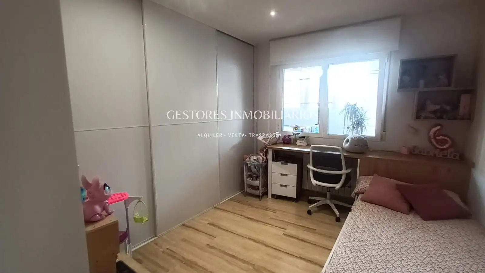 Schlafzimmer von Dachboden zum Verkauf in Ibi mit Klimaanlage, Heizung und Terrasse
