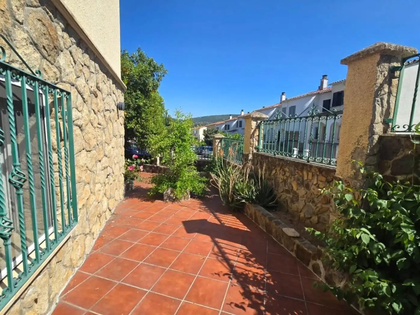 Houses for sale in Calle ALVARO DE HINOJOSA, Miralvalle - Av. Virgen del Puerto - La Data