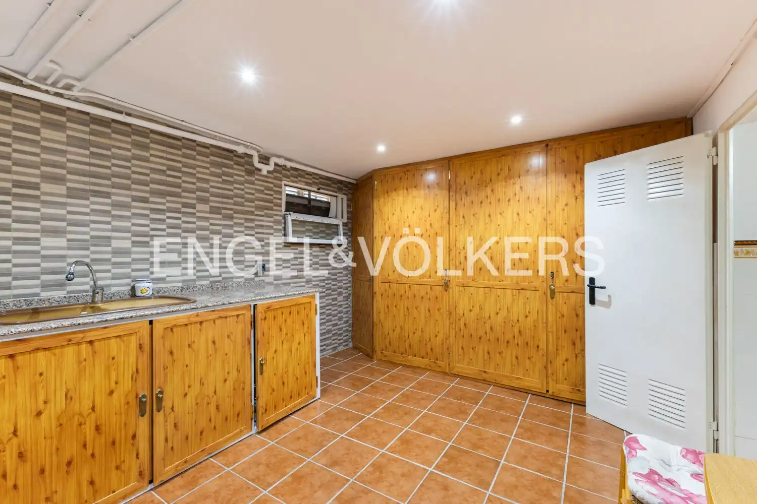 Houses for sale in L'Eliana  with Air Conditioner, Heating and Private garden