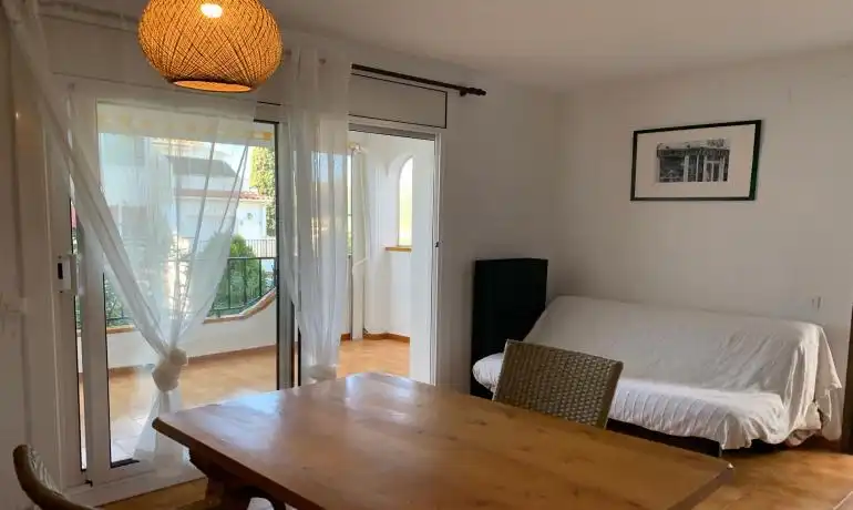 Terrasse von Erdgeschoss zum Verkauf in Roses mit Privatgarten, Möbliert und Gemeinschaftspool