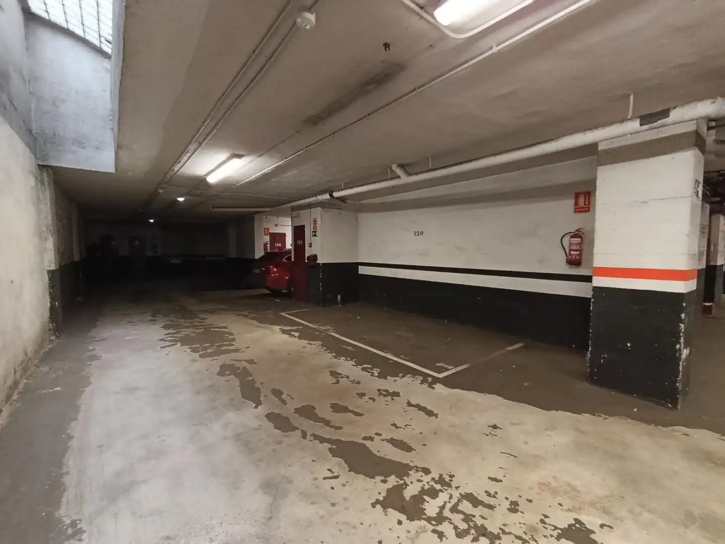 Aparcament de Pis en venda en Gijón  amb Calefacció, Parquet i Traster