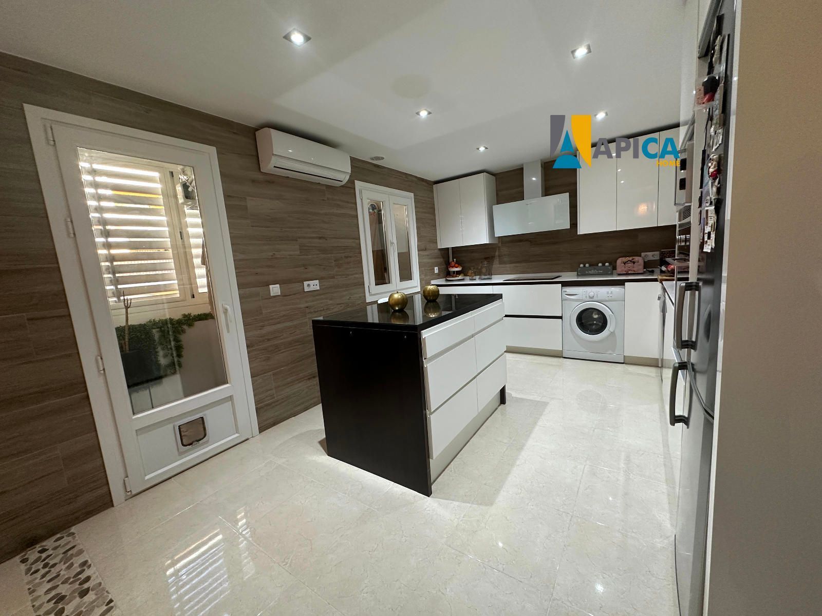 Kitchen of Flat for sale in El Puerto de Santa María  with Air Conditioner, Swimming Pool and Community pool