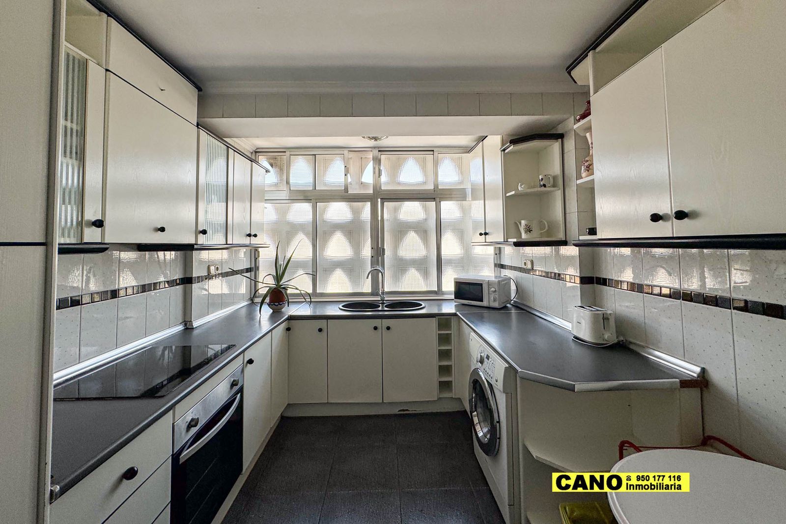 Kitchen of Flat for sale in  Almería Capital