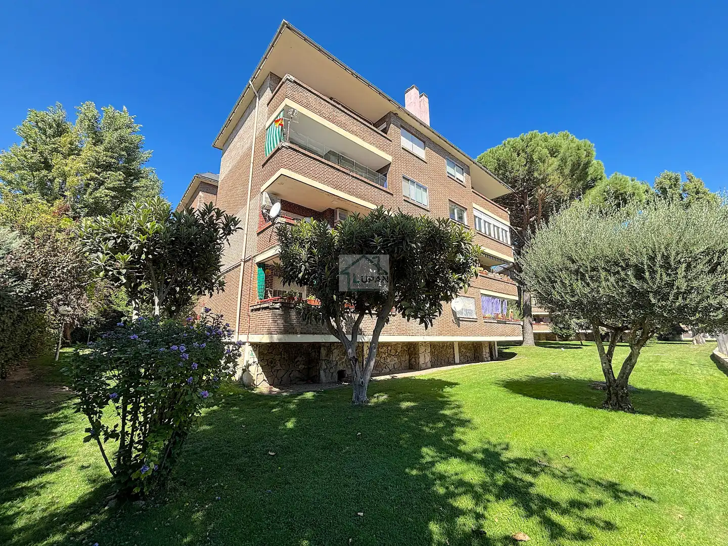 Vista exterior de Piso en venta en Collado Villalba con Aire acondicionado, Calefacción y Parquet