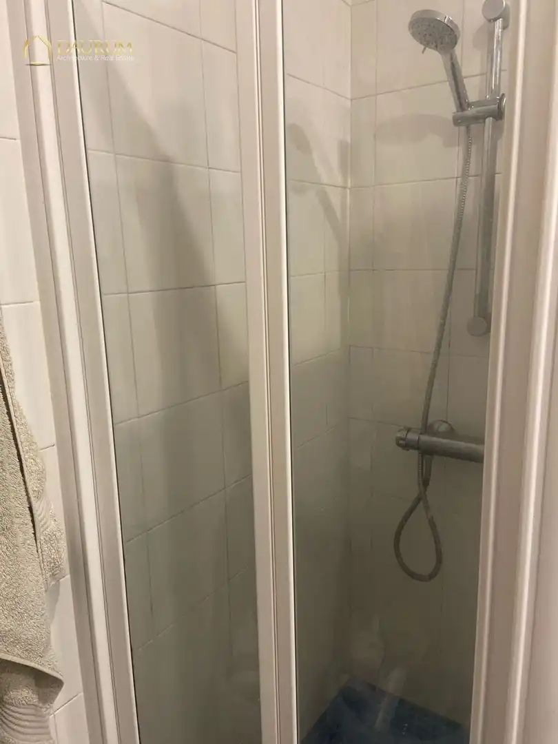 Bathroom of Flat for sale in Sevilla  with Air Conditioner, Heating and Terrace