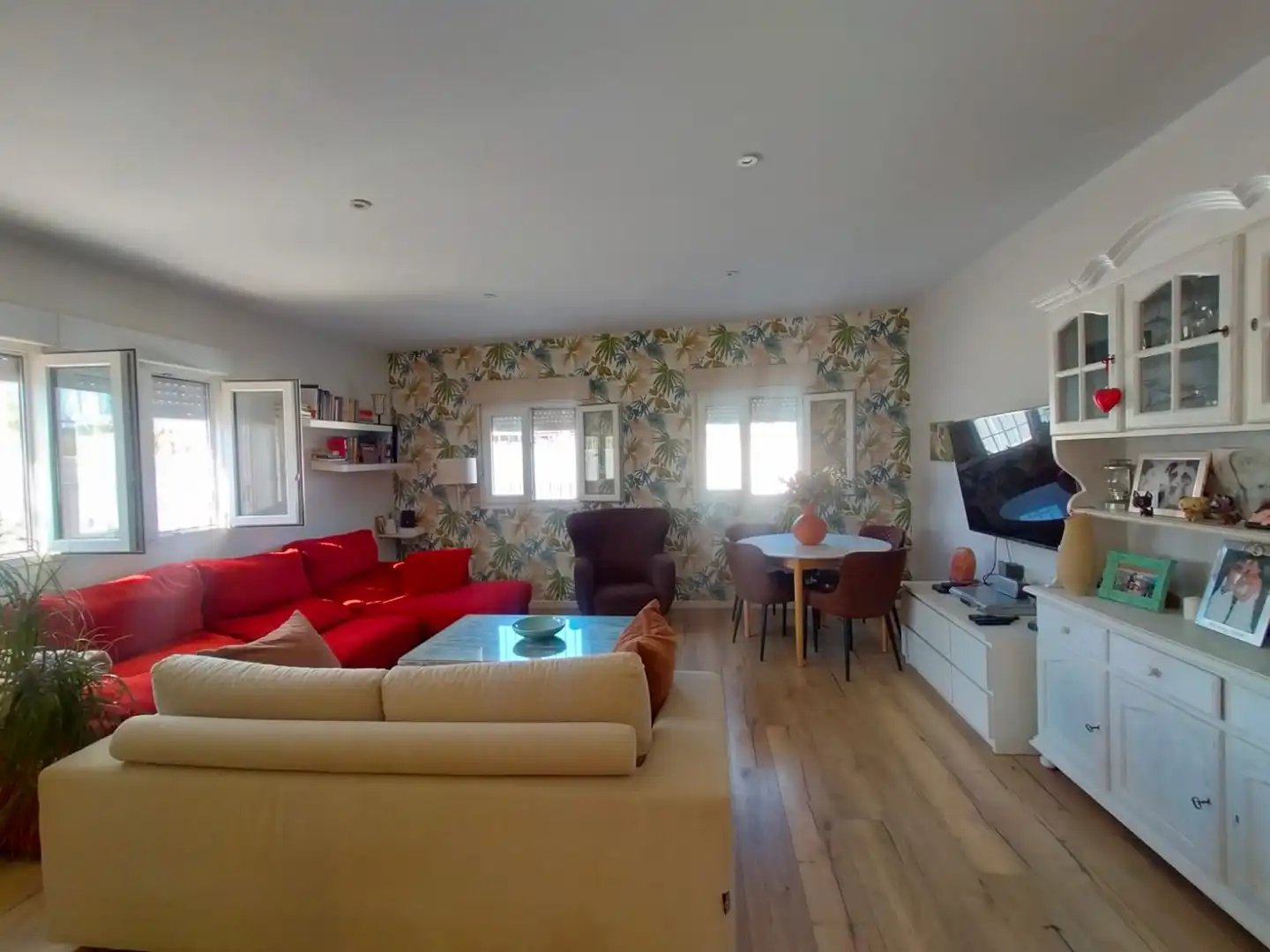 Sala d'estar de Casa o xalet en venda en El Puerto de Santa María amb Aire condicionat, Jardí privat i Terrassa