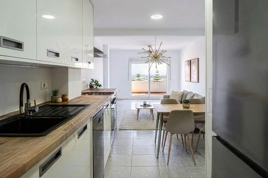 Küche von Erdgeschoss zum Verkauf in Benalmádena mit Klimaanlage, Terrasse und Gemeinschaftspool